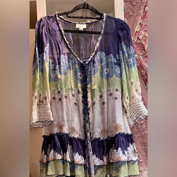 Silk blouse with under layer and Perl like bottoms - Picture 1 of 5